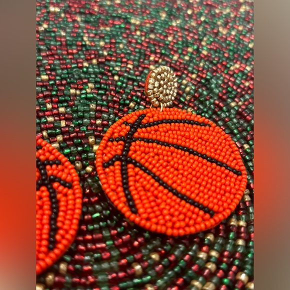 🩵BASKETBALL BEADED EARRINGS🩵 - Picture 4 of 7